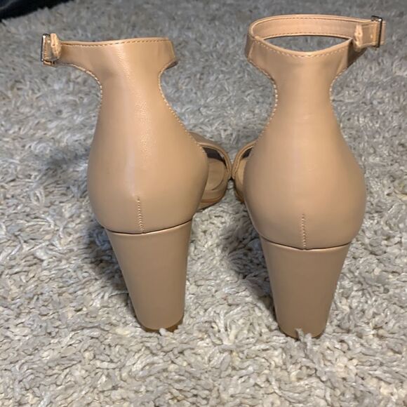 International concepts GUC nude peep toe heels Size 6 - Picture 5 of 7
